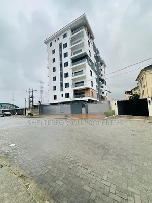 3bdrm Apartment in Lekki Phase 1 for rent