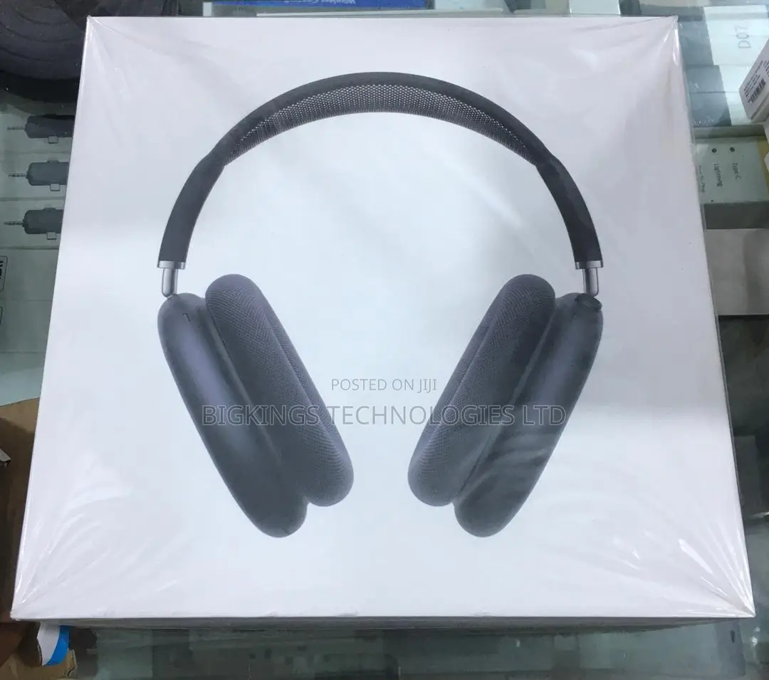 Apple AirPods Max With a USB-C Connection and Smart Case