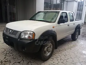 Nissan Pick-Up 2007 White