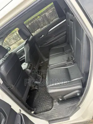Toyota Highlander XLE V6 4x2 (3.5L 6cyl 6A) 2016 Off white
