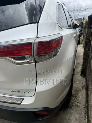 Toyota Highlander XLE V6 4x2 (3.5L 6cyl 6A) 2016 Off white