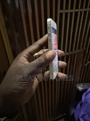 Apple iPhone 5s 64 GB Gold