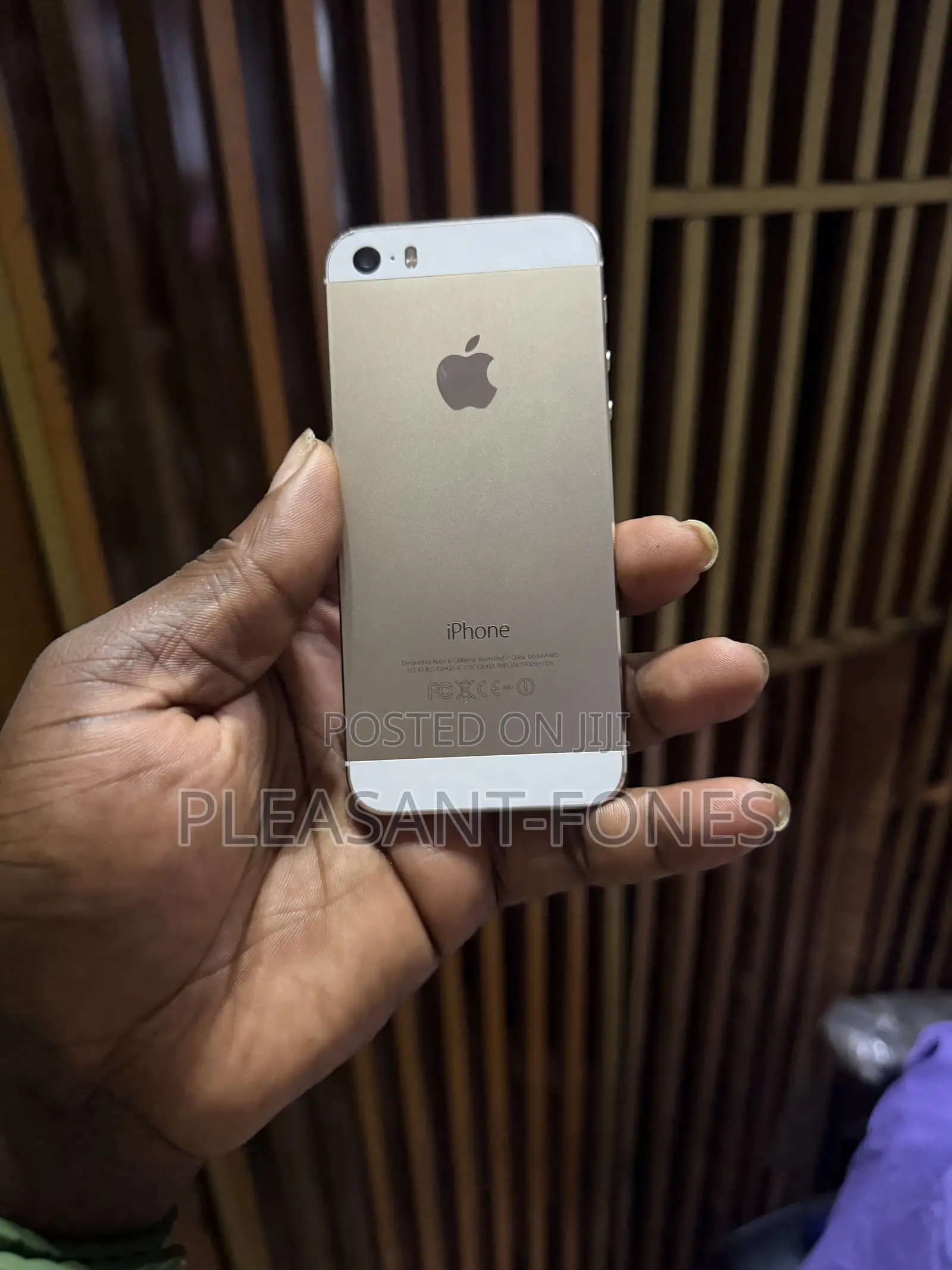 Apple iPhone 5s 64 GB Gold