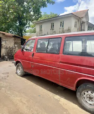 Volkswagen Transporter 2005 Red
