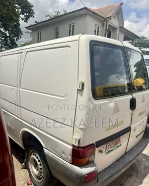 Volkswagen Transporter 2004 White