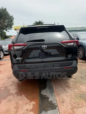Toyota RAV4 XLE AWD 2019 Black