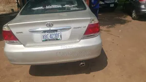 Toyota Camry LE 4dr Sedan (2.4L 4cyl 5A) 2007