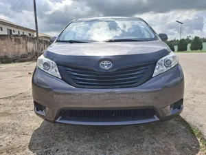 Toyota Sienna LE 7 Passenger 2011 Gray