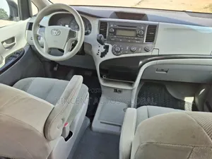 Toyota Sienna LE 7 Passenger 2011 Gray