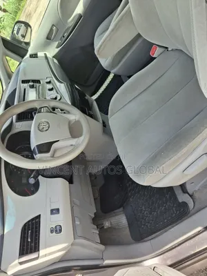 Toyota Sienna LE 7 Passenger 2011 Gray