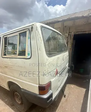 Volkswagen Transporter 2004 White