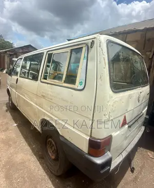 Volkswagen Transporter 2004 White