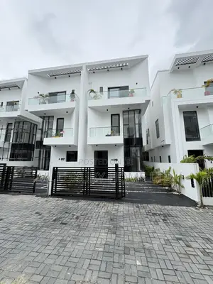 4bdrm Duplex in Lekki Phase 2 for sale