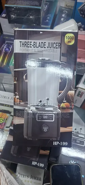 Rechargeable Three-Blade Juicer