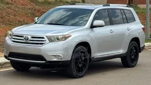 Toyota Highlander SE 2011 Silver