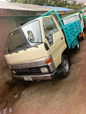 Nigeria Used Toyota Dyna 1998 Beige