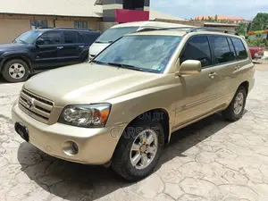 Toyota Highlander 2004 Gold
