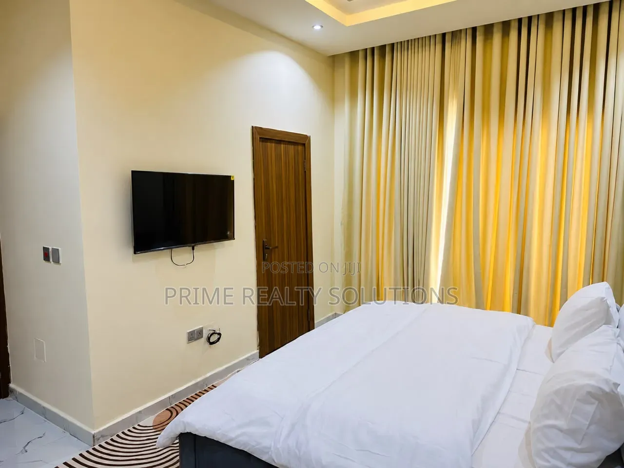 2 Bedroom Maisonette With Sea View