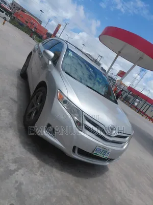 Toyota Venza 2010 Silver