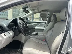 Toyota Venza V6 2010 Silver