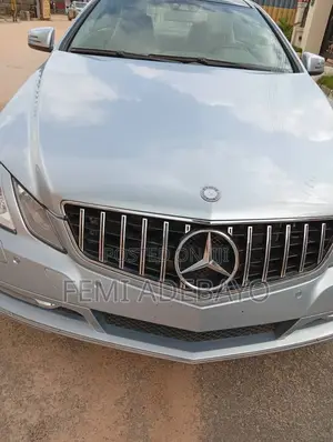 Mercedes-Benz E350 Base 4dr Sedan RWD (3.5L 6cyl 7A) 2010 Green