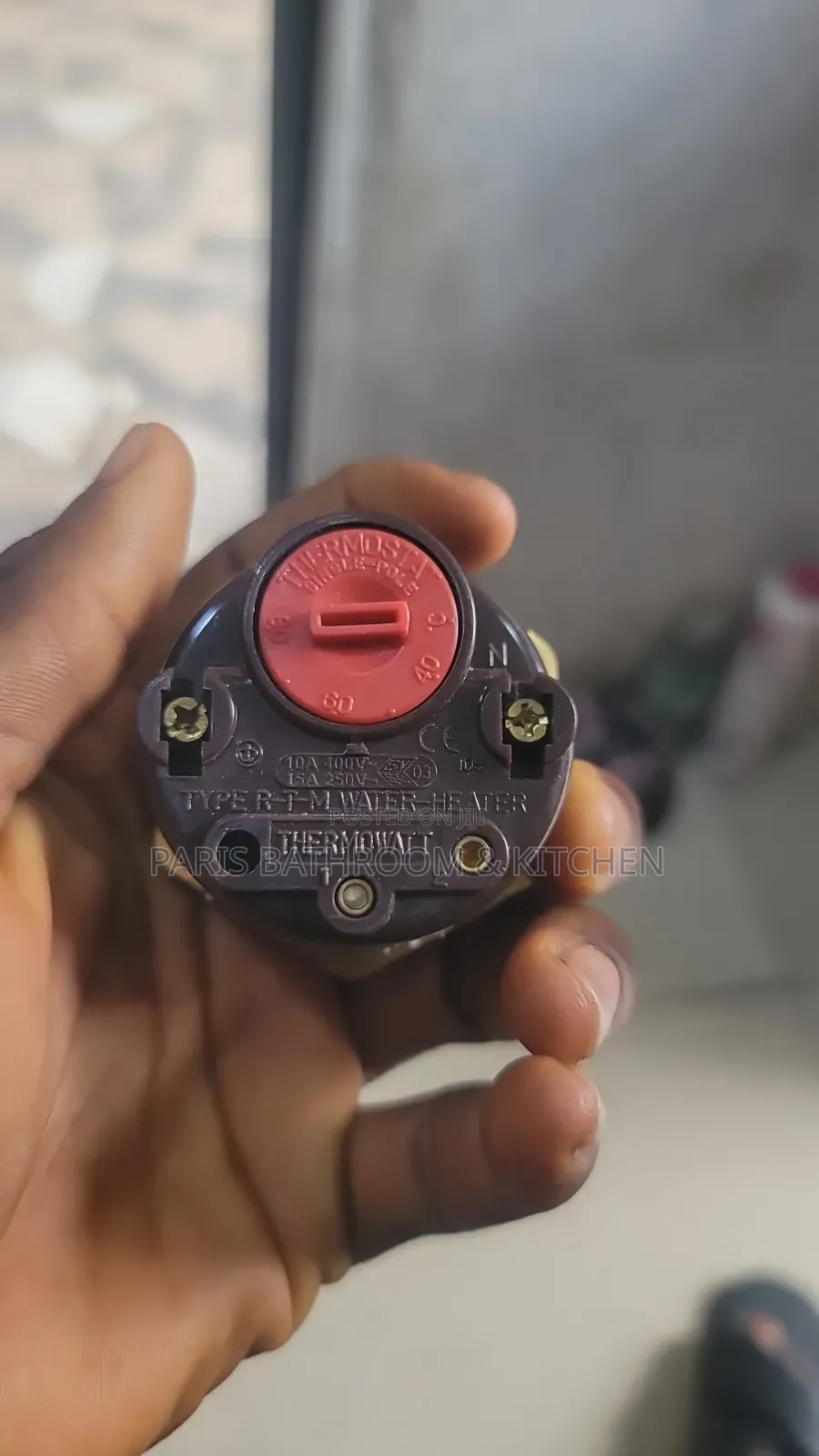 Heating Element With Thermostat Pocket