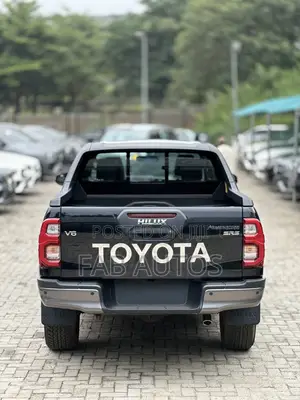 New Toyota Hilux SR5 (Diesel) 2026 Black