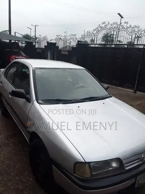 Nissan Primera 1993 Silver