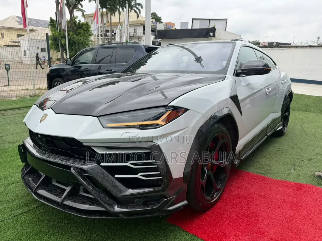 Lamborghini Urus Base 2019 White