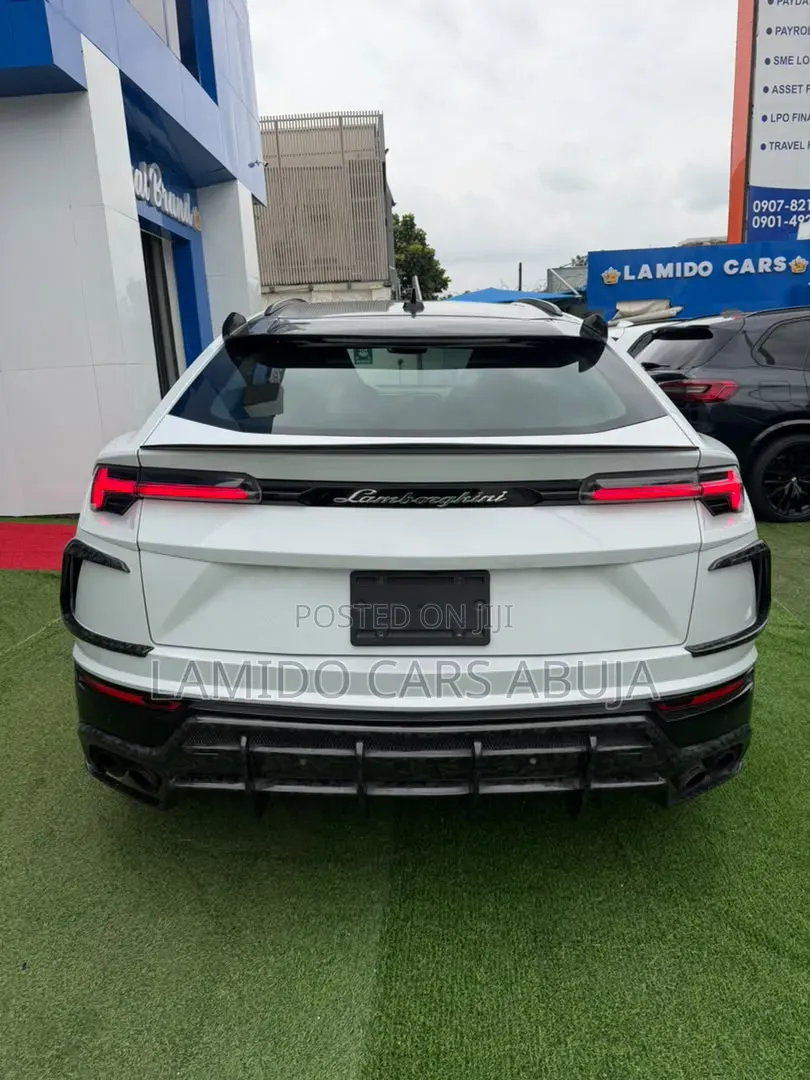 Lamborghini Urus Base 2019 White