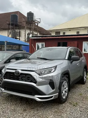 Toyota RAV4 LE FWD 2019 Silver