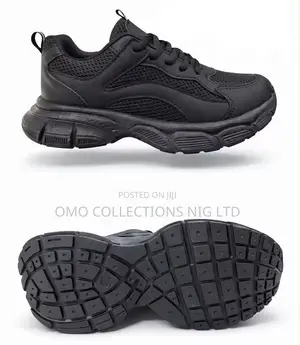 Luxurious Nike Men’s Black Chunky Sole Sneakers – Fully Boxed
