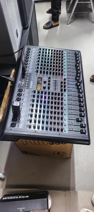 Yamaha Mixer Console