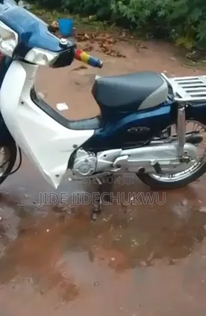 Honda CB 2010 Blue