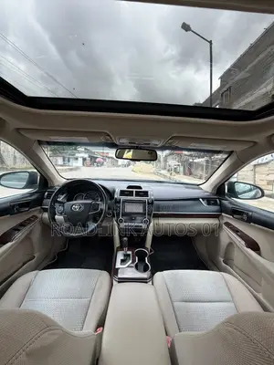 Toyota Camry XLE V6 4dr Sedan (3.5L 6cyl 6A) 2012 Gray