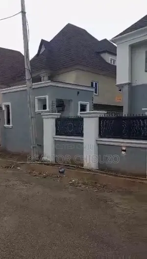 5bdrm Duplex in Npi Quarters, Durumi for sale