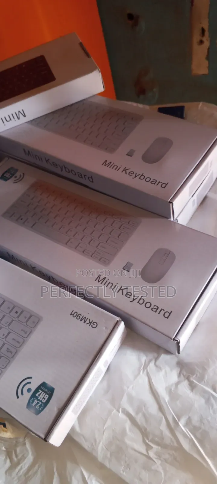 Wireless Keyboard With Wireless Mouse
