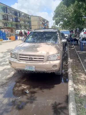 Toyota Highlander Limited V6 2005 Gold