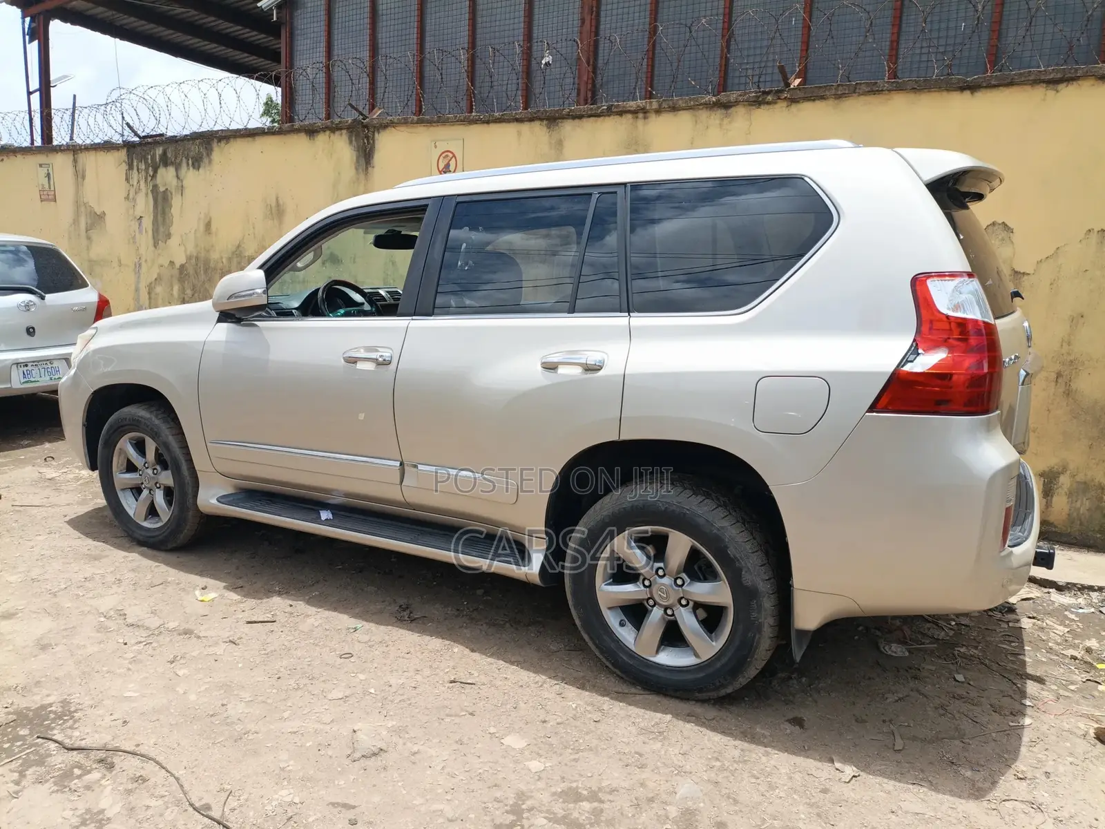 Lexus GX 2013 Gold