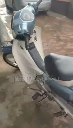 Honda CB 2010 Blue