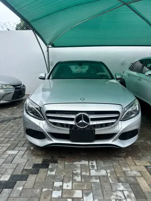 Mercedes-Benz C300 2016 Silver