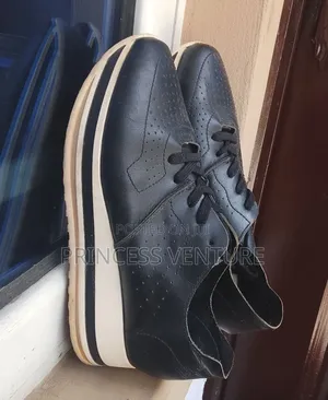 Solid Italian Female Leather Shoes