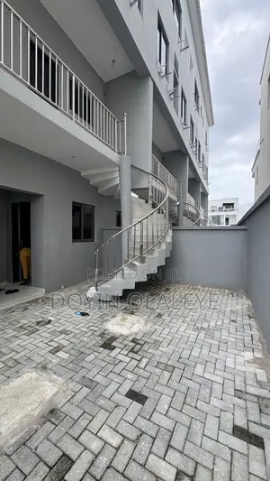 4bdrm Duplex in Lekki Phase 1 for rent