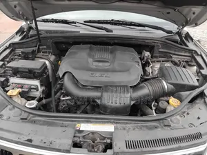 Jeep Grand Cherokee Laredo 4x4 2012 Silver