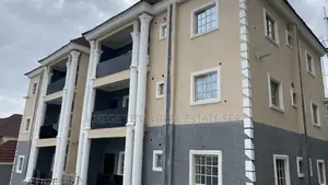 3bdrm Block of Flats in Opposite Maitama, Katampe (Main) for rent