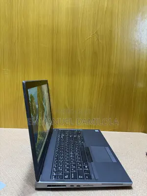 Laptop Dell Precision 7540 16GB Intel Core i9 SSD 512GB
