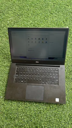 Laptop Dell XPS 15 (9560) 16GB Intel Core i5 SSD 1.5T