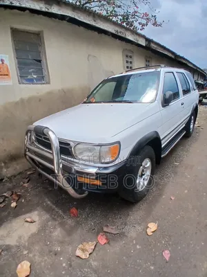 Nissan Pathfinder 1998 White