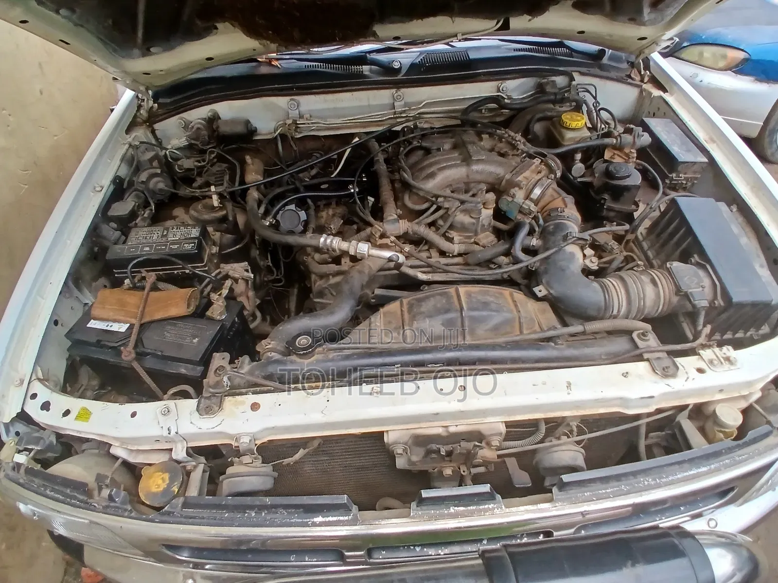 Nissan Pathfinder 1998 White