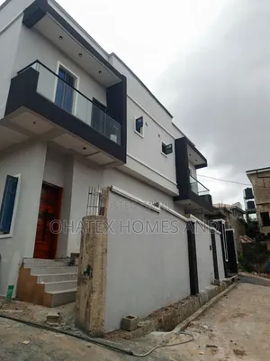3bdrm Duplex in Kudro Estate, Off for sale